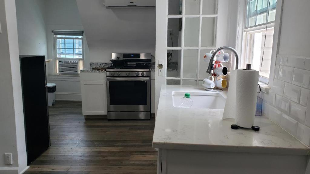 Gorgeous Victorian House!! Entire Suite In Sam'S Home New York City Room photo