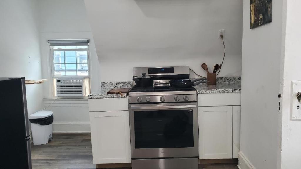 Gorgeous Victorian House!! Entire Suite In Sam'S Home New York City Room photo